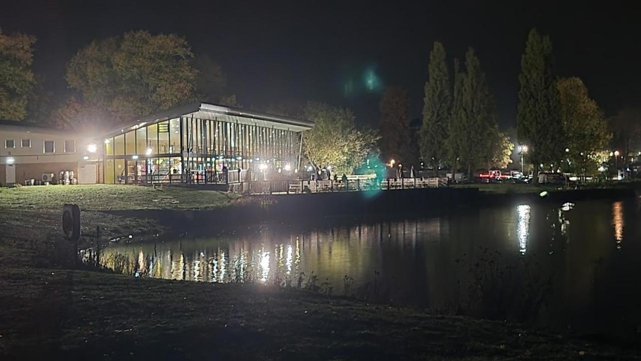 Billing Aquadrome Northampton, Royale Poplar Km12 Leilighet Eksteriør bilde